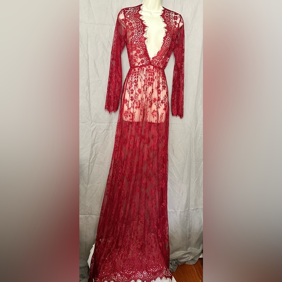 Source Unknown Other - NWOT Women’s Sexy Long Lace Lingerie/Dress Deep V-neck Elastic High Waist Size M